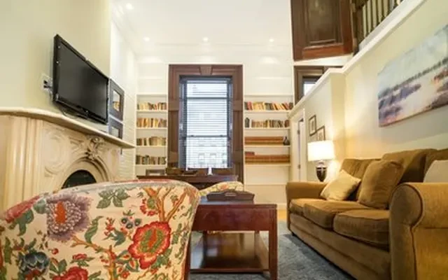 113 Beacon St., #6 Front, Boston (Back Bay) - ボストンの学生向け宿泊施設 - 3 Beds / 2 Baths
