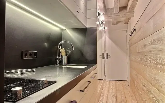 studio in 1st arrondissement 2