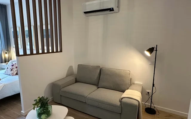 Avenida Bellas Vistas, 9. Local 5 (ONLY STUDENTS) 2