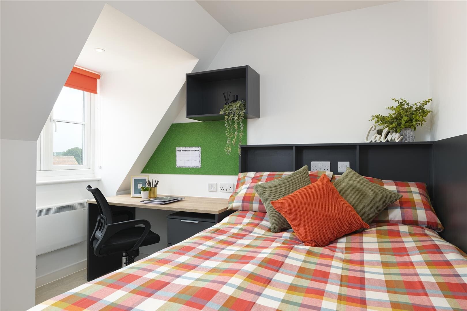 Freeman - Studio Style L04