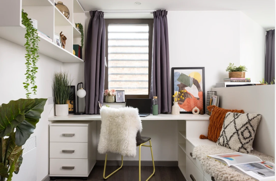 WHEELCHAIR ACCESSIBLE STUDIO