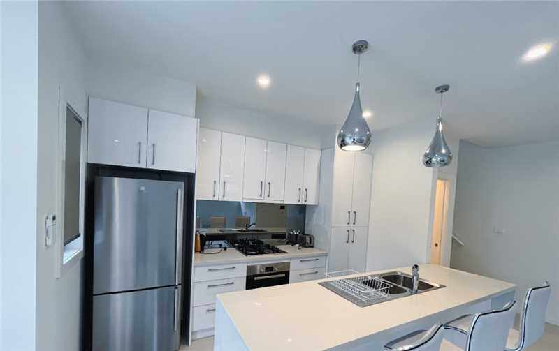 3 bed 2 bath- master room