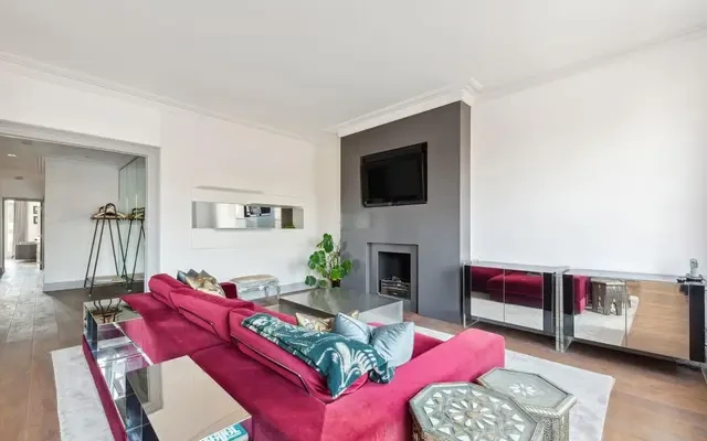 Cadogan Square, Knightsbridge, London, SW1X 0HT 2
