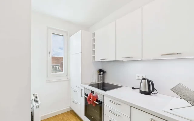 Charming 2.5-Room Furnished Apartment in a Prime Berlin Location (All Inclusive) 4