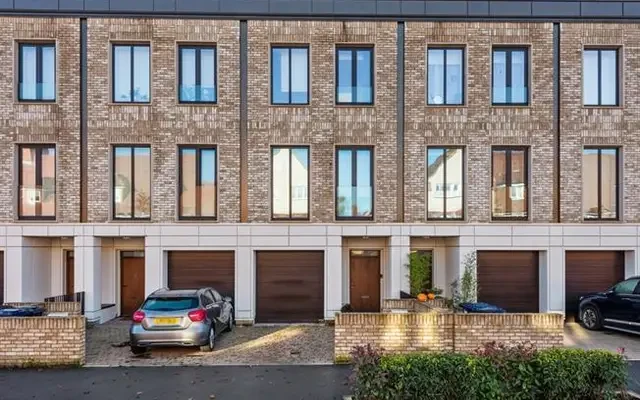 Henry Darlot Drive, London, NW7 1SB 0