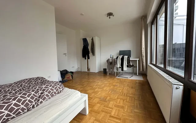 Großes Möbliertes WG Zimmer in EFH 0
