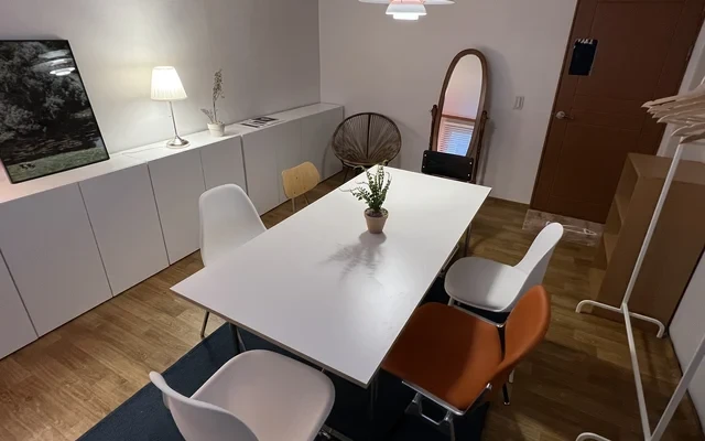 #19 Hongdae, Three-Bedroom Apartment with Furniture 2