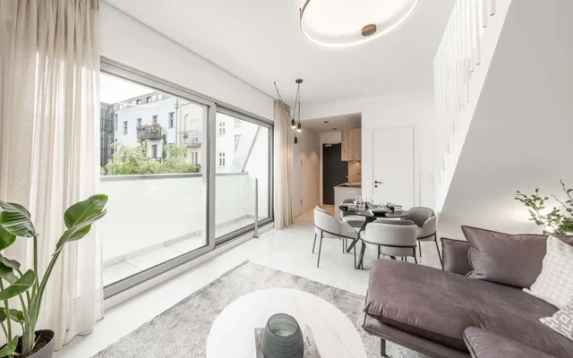 Penthouse Paradise: Luxury Two-Bedroom with Rooftop in Berlin Mitte 1