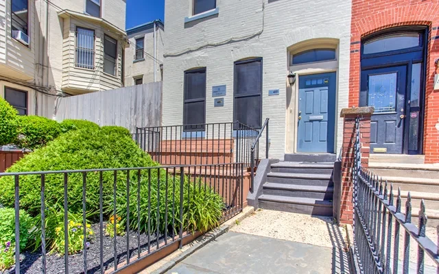 CA - 4051 Locust Street 0