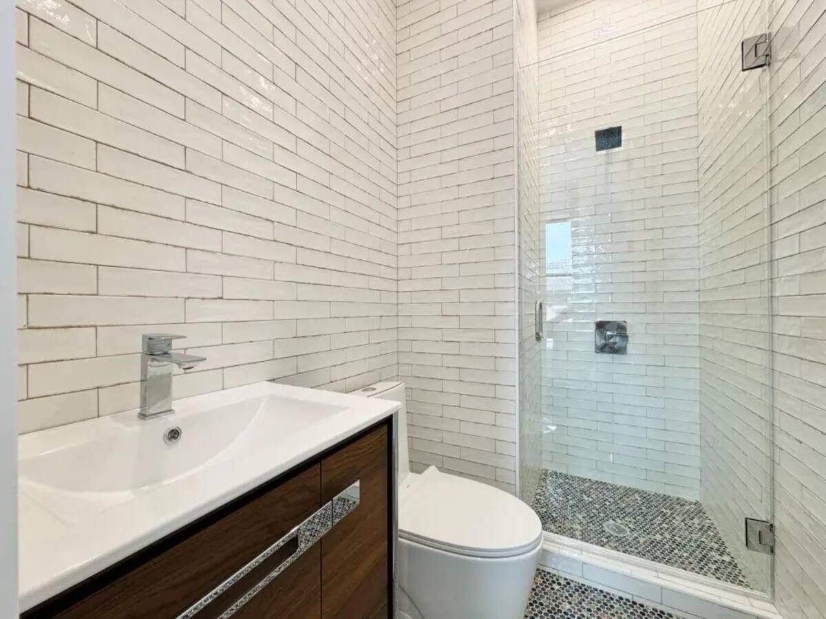 104 Graham Avenue, Brooklyn