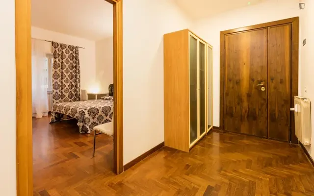 Welcoming double bedroom close to Università Roma TRE - Architettura 4