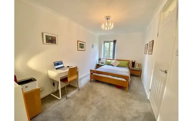 23-23 Stoke Hill, Stoke Bishop, Bristol, Avon, England, BS9 1 3