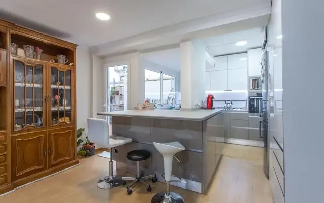 Suitable bedrooms in a very nice flat, in Marxalenes 1