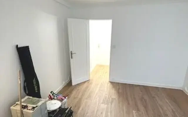 PARIS 17e·23.4m²·F1·StudioNo furniture 3