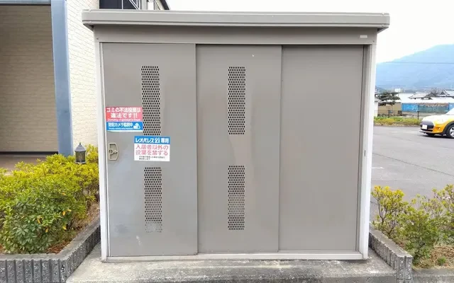 レオパレスブレッツァ - ที่พักนักศึกษาใน善通寺市 ในภาษาไทย คือ "เมืองชันตงจิ"