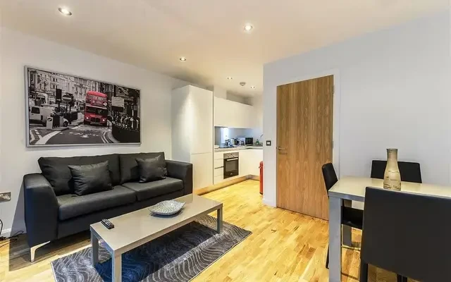 Tooley Street 9348# 1