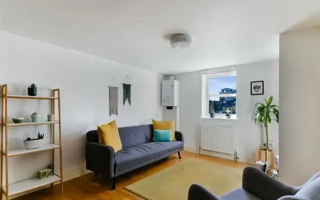 Lodge Lane, Finchley, London, N12 8GA 3