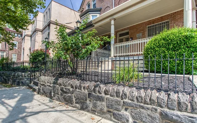 CA - 4031 Baltimore Avenue 1