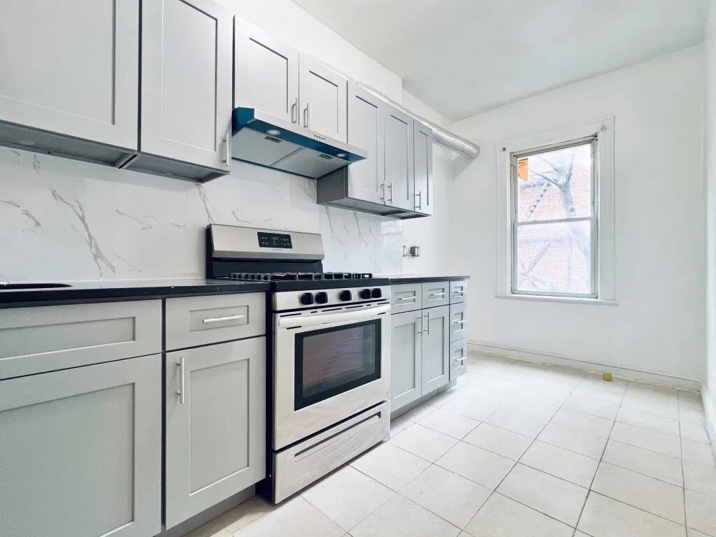 25-15 35th avenue, Astoria 2
