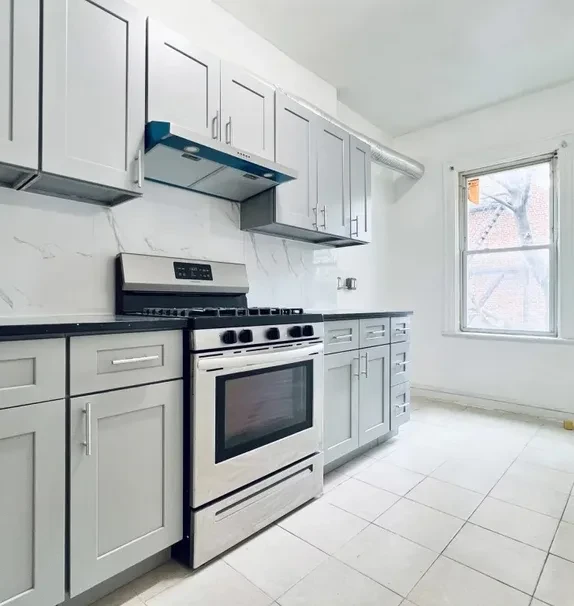 2515 35th Avenue, Astoria