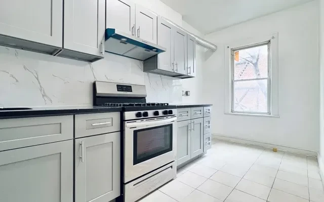 2515 35th Avenue, Astoria 1