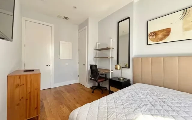 375 Vernon Avenue, Brooklyn 4