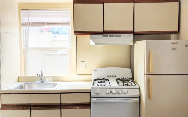 UCA - 4033 Baltimore Avenue 3