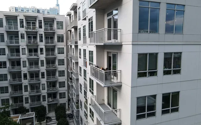 trace midtown luxury apartments 1