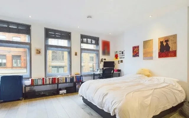 LH-Shaftesbury Avenue 1