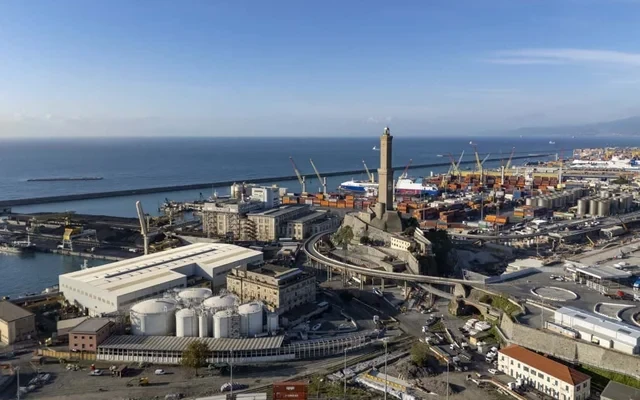 Spazioso appartamento ben posizionato a Genova 4