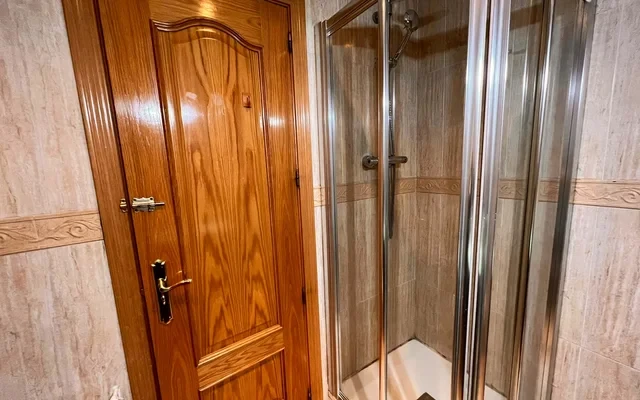 Calle de Guzmania Madrid 28039 Spain 1