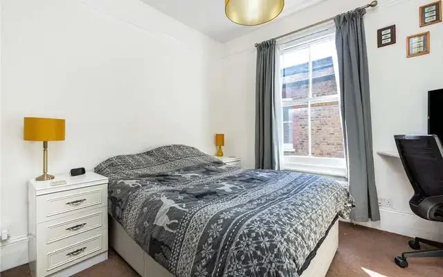 The Crescent 4