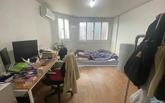 Laogushandong 12-48 Three Bedrooms And One Living Room 1