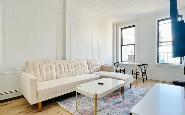 595 Kosciuszko Street, New York 1