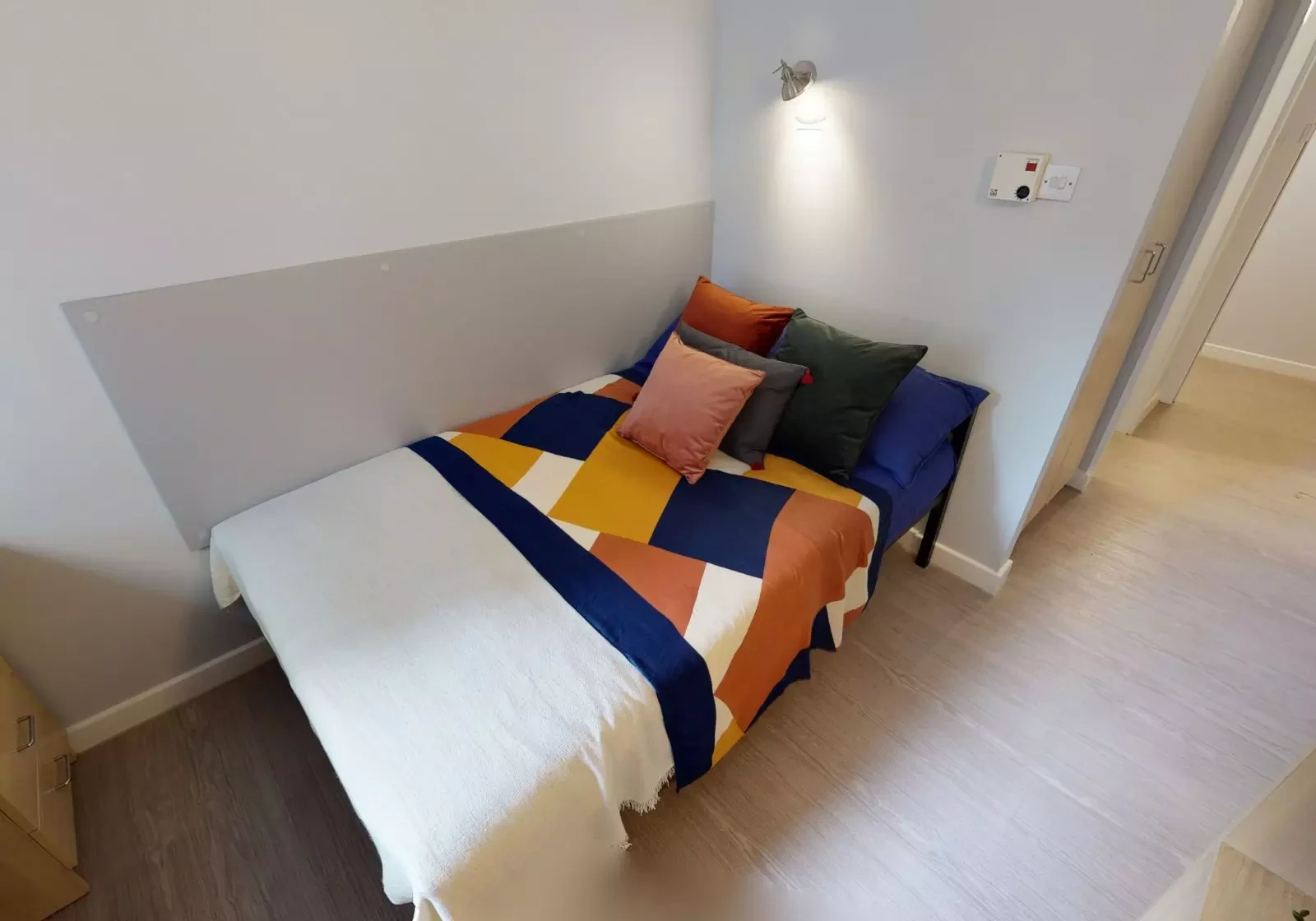 Silver En Suite Plus