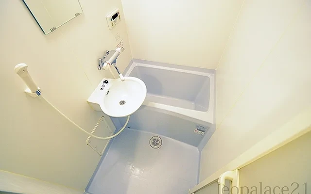 レオパレスＣＯＭＦＯＲＴ 2