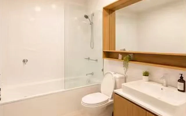 11 Bruford Road - Melbourne student accommodation - 3 Bed 3 Bath 1 Carspace