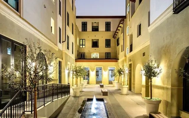 Luxe Pasadena 2