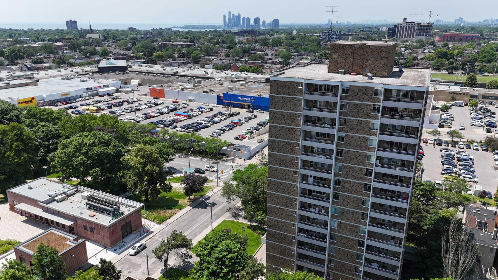 919 Dufferin