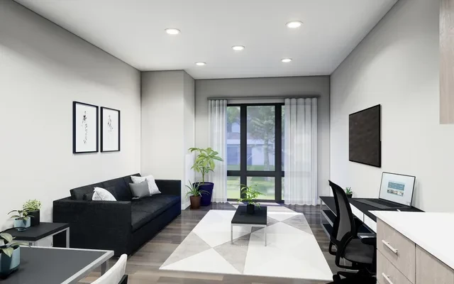 503 E. Stoughton 4