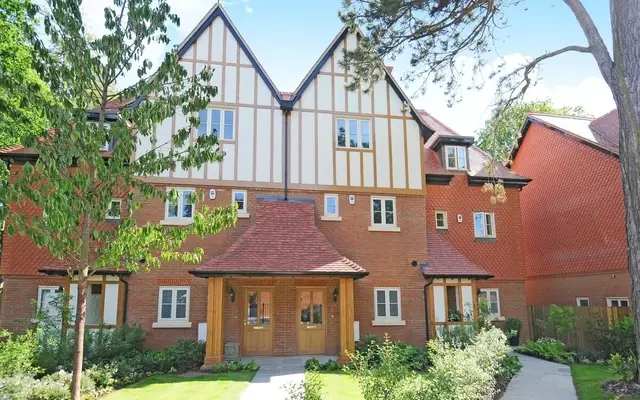 Martingales Close, Ascot, Berkshire, SL5 9FQ 0