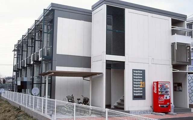 レオパレスカメリア参番館 0