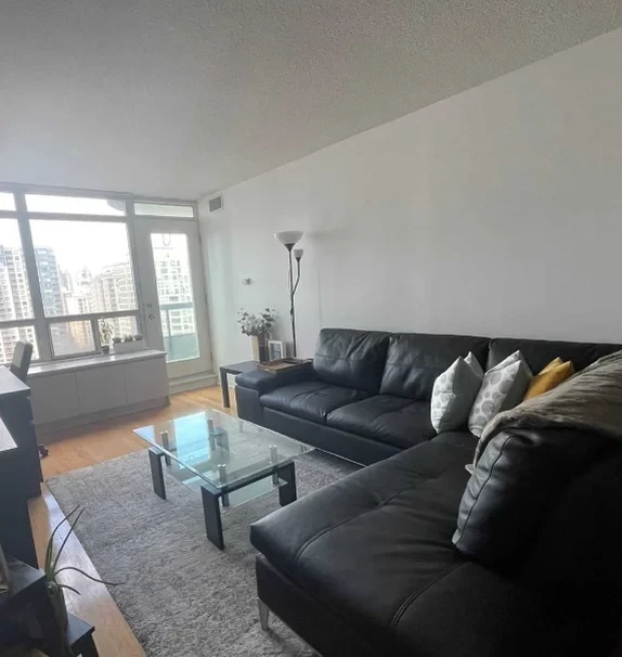 Entire Place·1B1B···33 Empress Ave