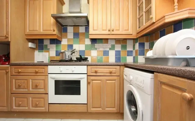 apartment in Mile End 3