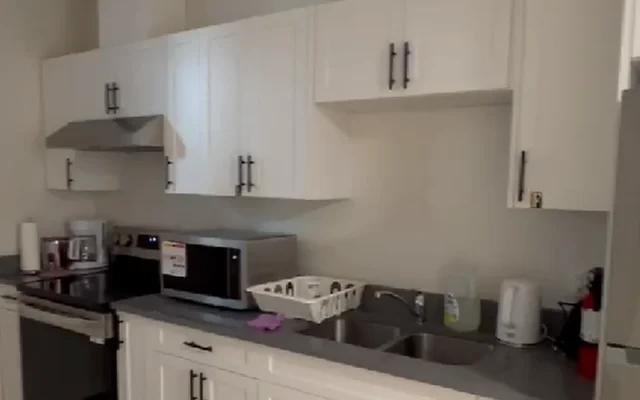 11563 80 Avenue Northwest - Edmonton student accommodation - 3 Bed 3 Bath Plus a Single Room - Unit4+4D