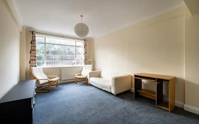 Balham High Road, London, SW17 7JY 0