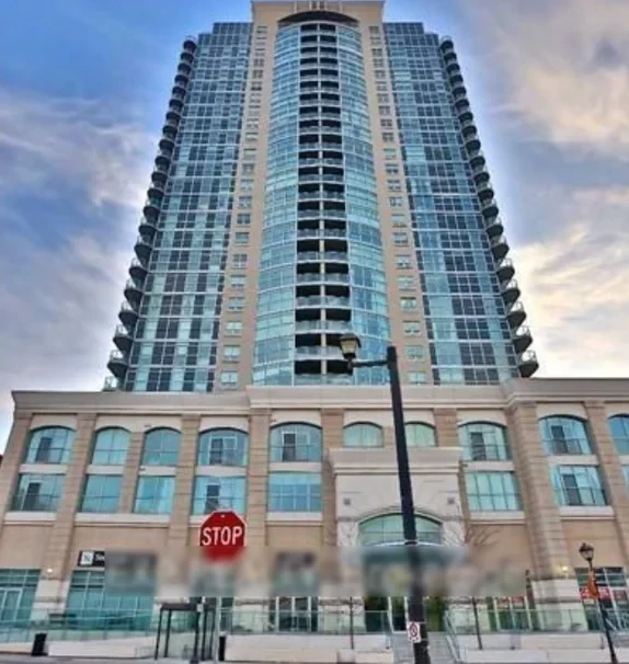 714 - 9 George St N