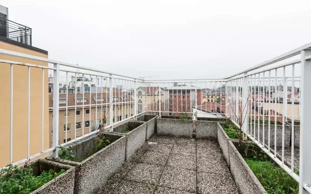 APT su 2 livelli in pieno centro con balcone! 1