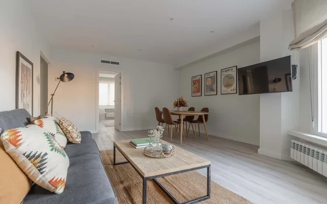 Modern apartment-2Bedrooms 1Bathroom-Chamberi 2