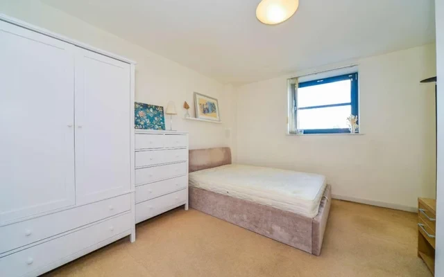 LH-590 Commercial Rd 4